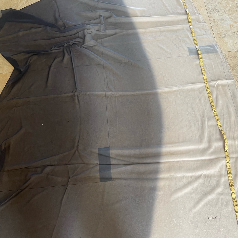 VINTAGE GUCCI RARE SCARF/SARONG - Picture 13 of 14